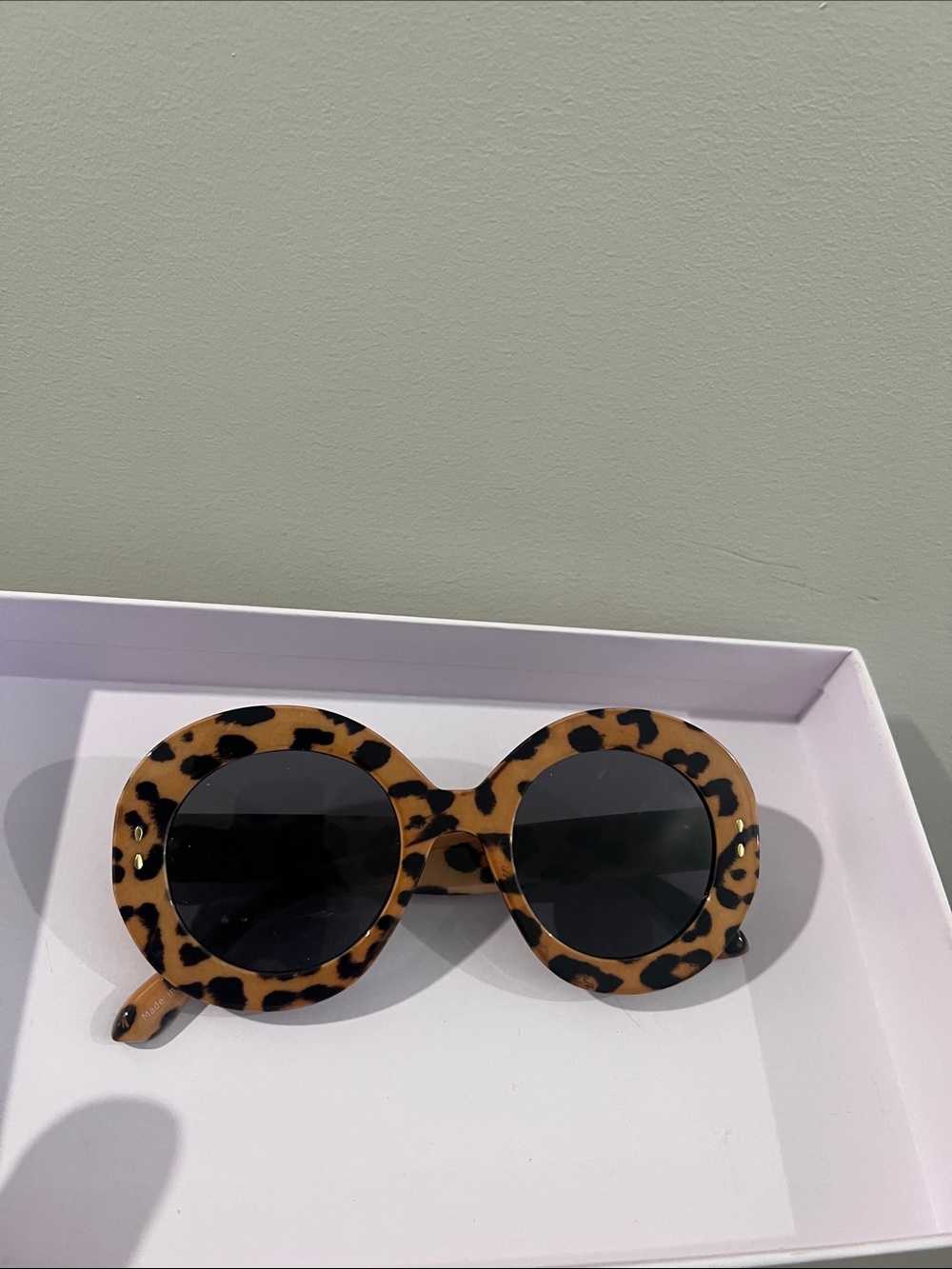 Leopard Print Round Sunglasses - Brown
